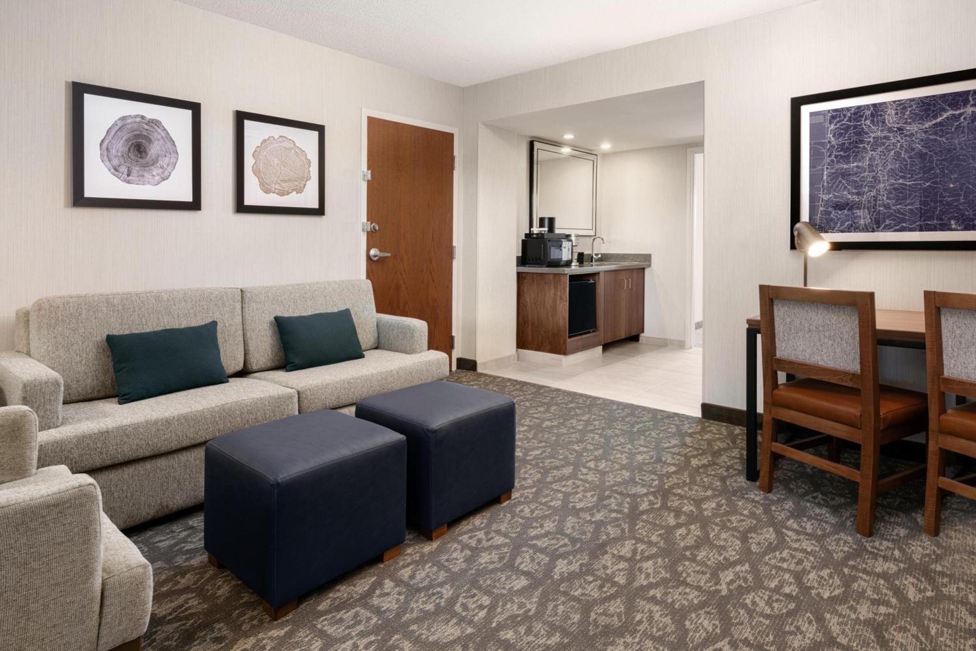 King Suite Mountain View Non-Smoking